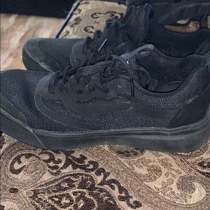 Vans ultra range black on black